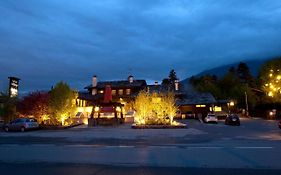 Hotel Village